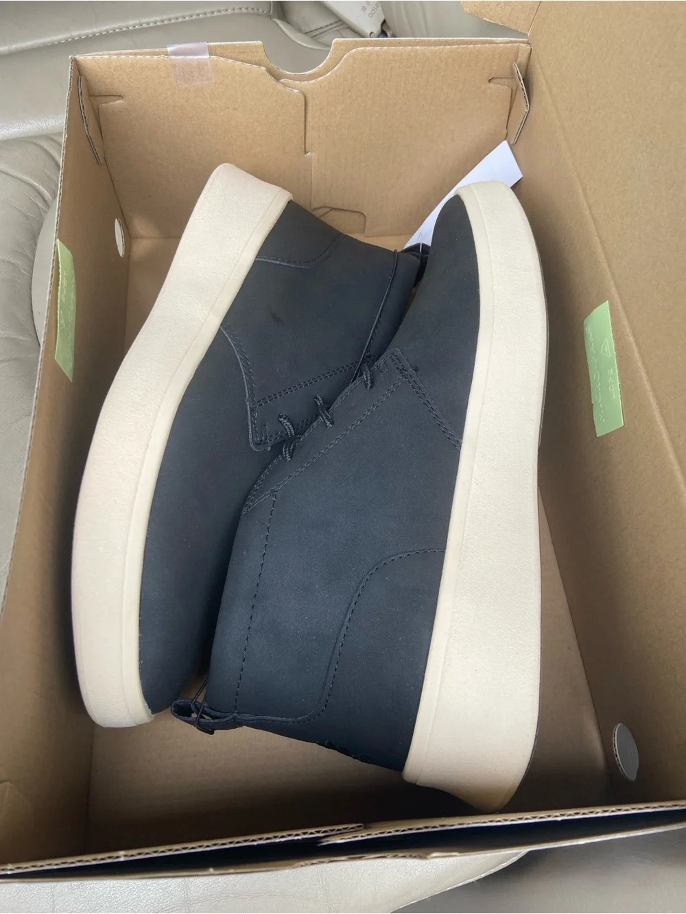 NIB IZOD Men's Palmer Black Chukka Boots With Memory Foam Size 8M New in box
